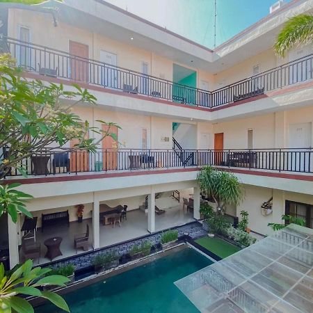 Dedy Beach Inn Кута Екстериор снимка