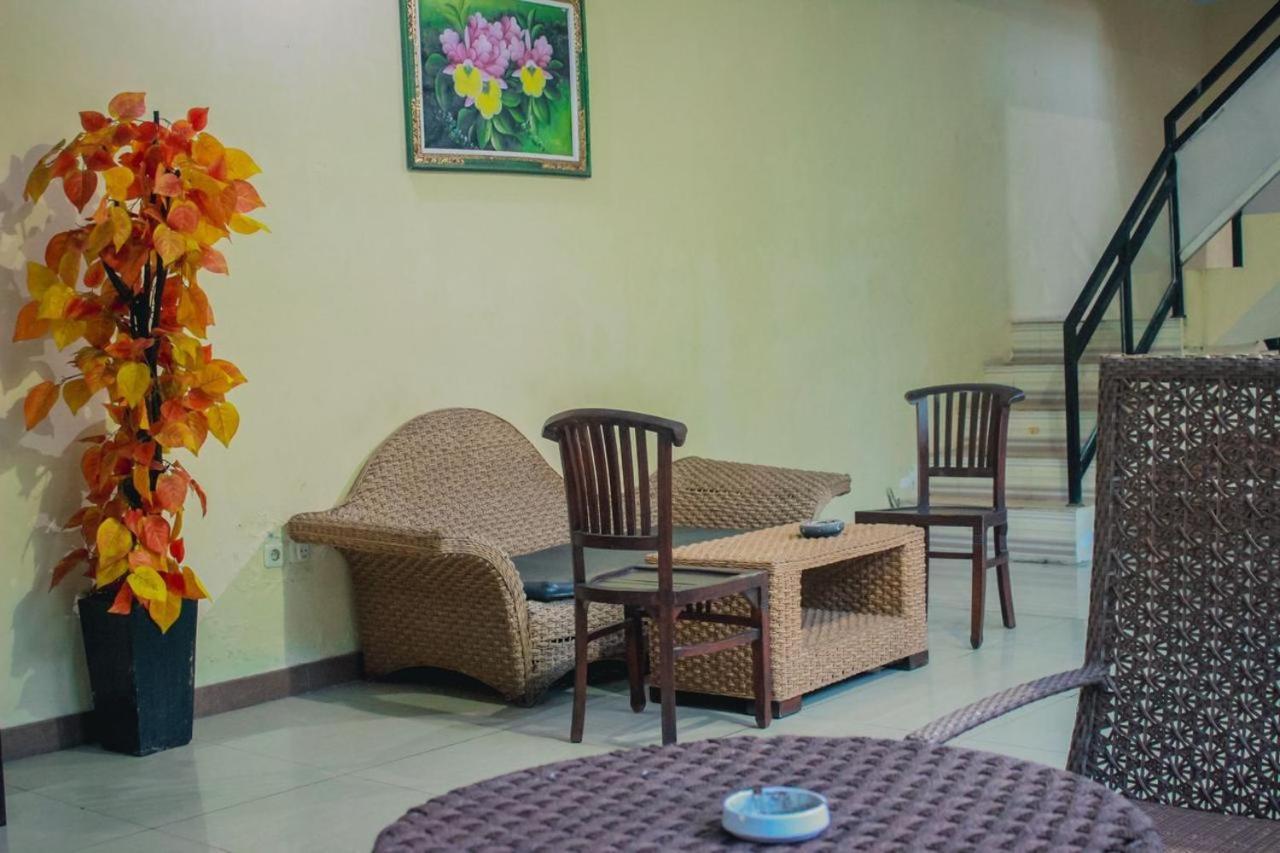 Dedy Beach Inn Кута Екстериор снимка