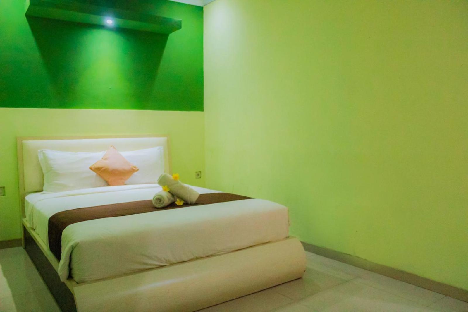 Dedy Beach Inn Кута Екстериор снимка
