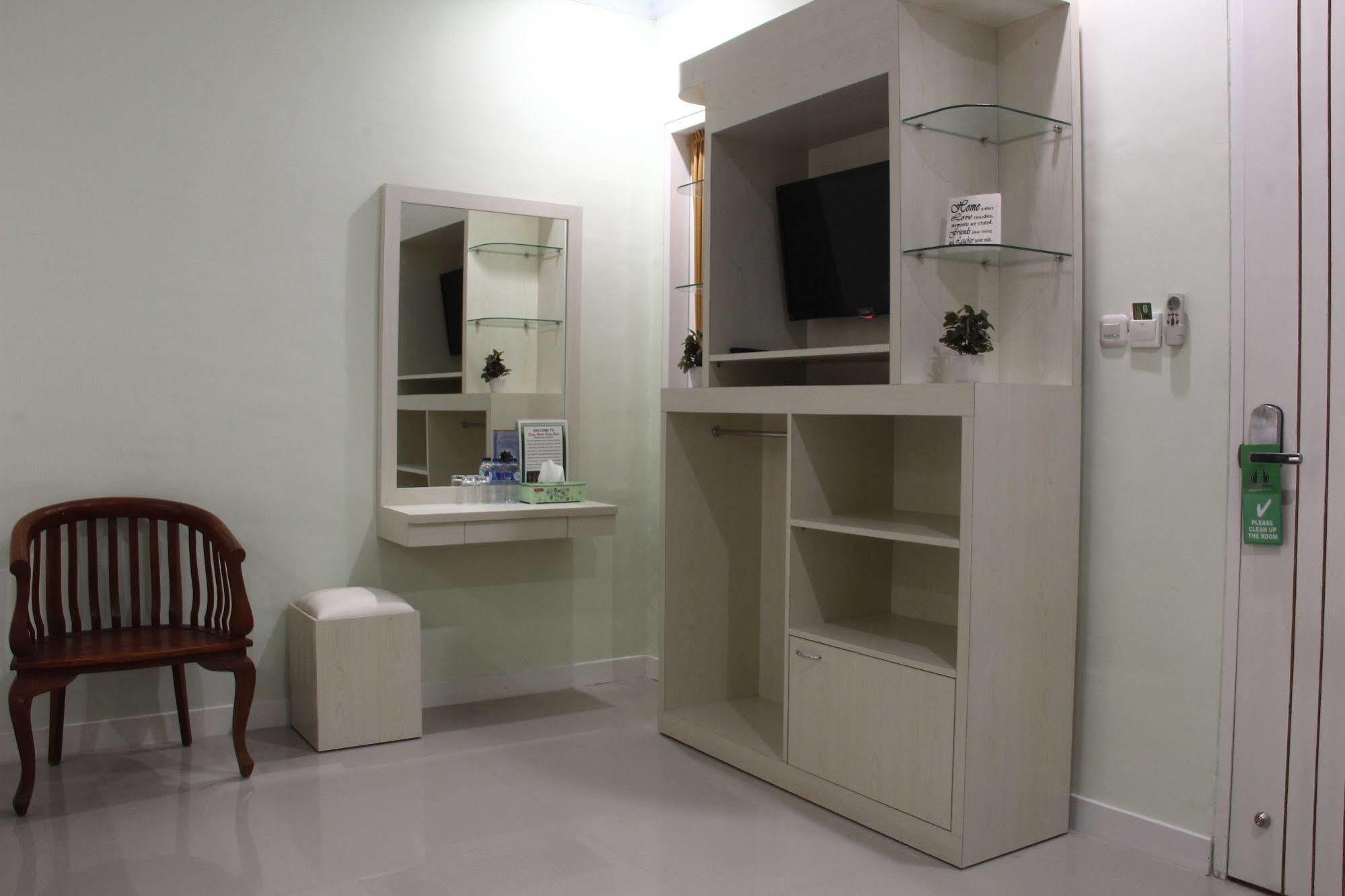 Dedy Beach Inn Кута Екстериор снимка