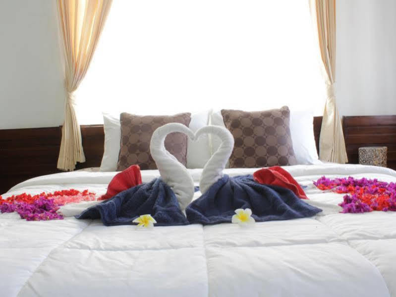 Dedy Beach Inn Кута Екстериор снимка