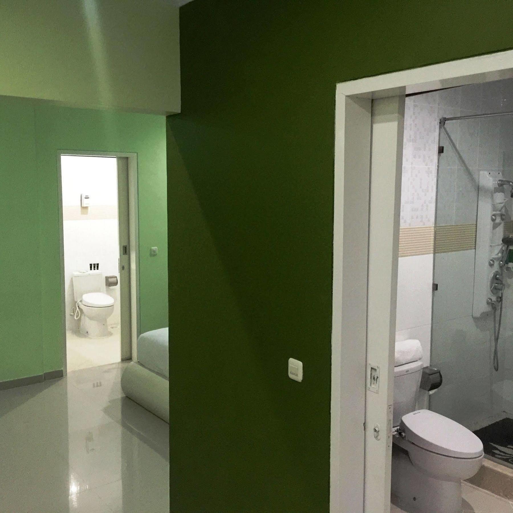 Dedy Beach Inn Кута Екстериор снимка